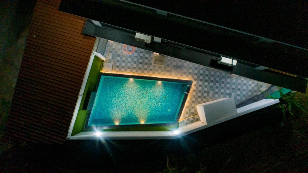 Empyrean Stay Ll 3Bhk Ll Jaguar Villa Ll Ac Ll Pvt Pool Ll Luxury Lonavala Exteriér fotografie